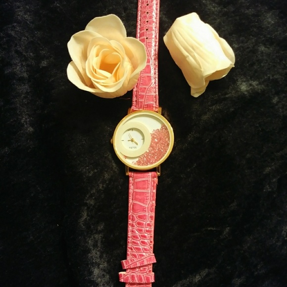 Watch - Picture 2 of 3